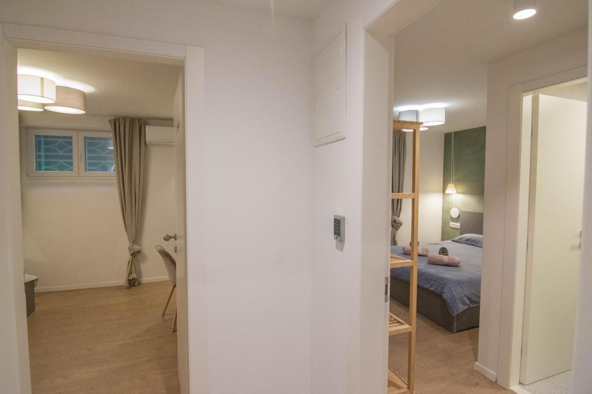 Romiru Rooms And Studio Apartment Spalato Esterno foto