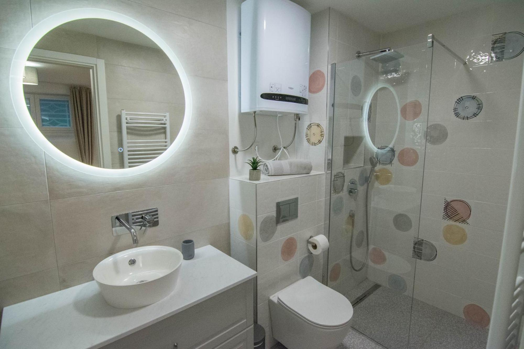 Romiru Rooms And Studio Apartment Spalato Esterno foto